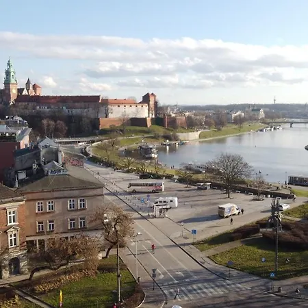 Kossak Square By Vistula River And Wawel Apartment